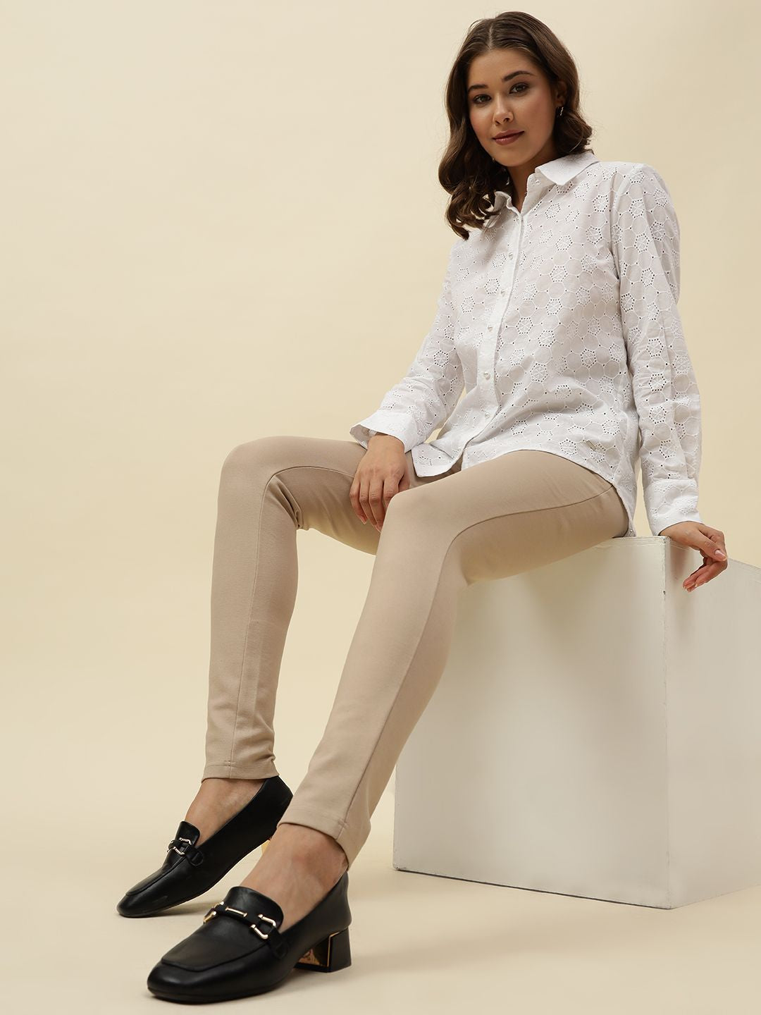 Beige Slim Fit Stretchable Tregging Beatnik